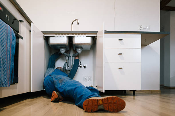 Professional Plumbing technician working in Fontana, WI